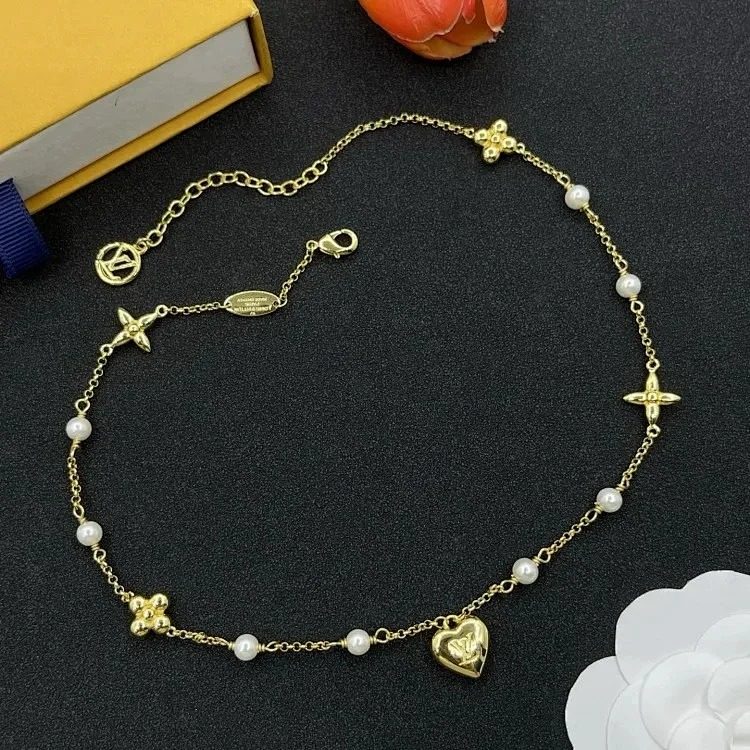 Necklace image 10