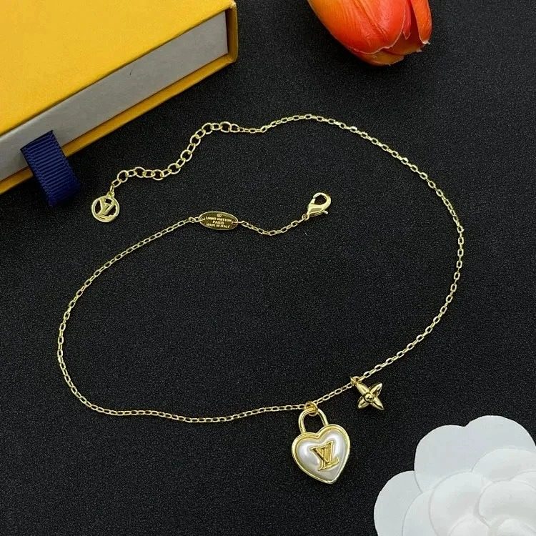 Necklace image 12