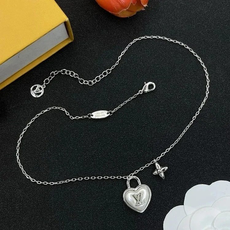 Necklace image 13