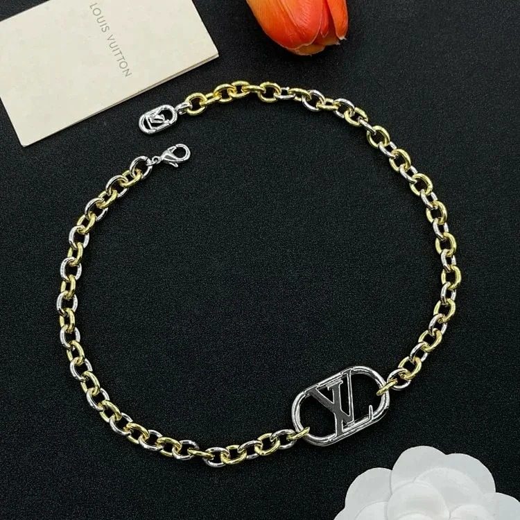 Necklace image 18