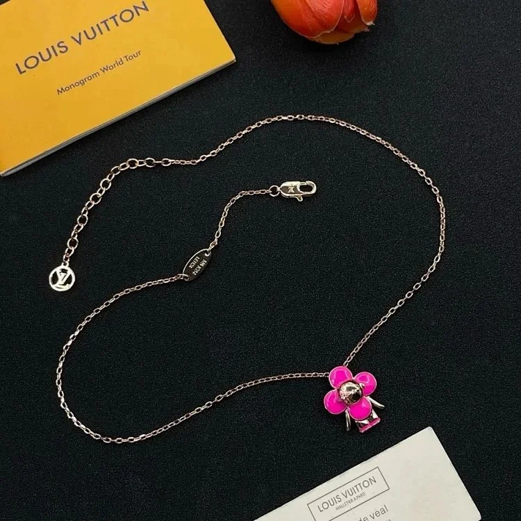 Necklace image 21