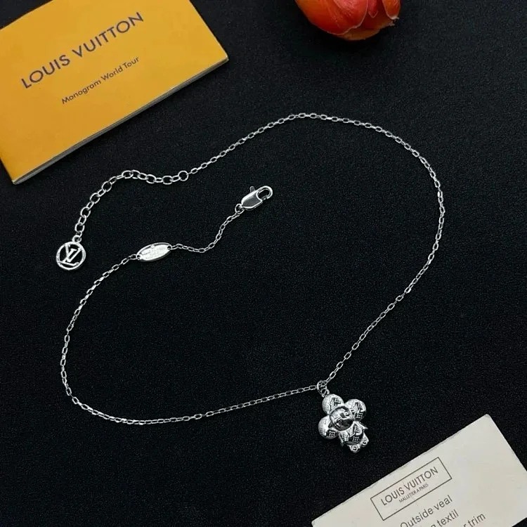 Necklace image 22