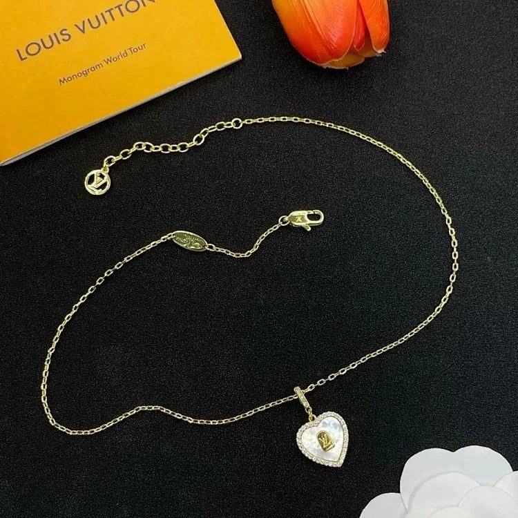 Necklace image 23