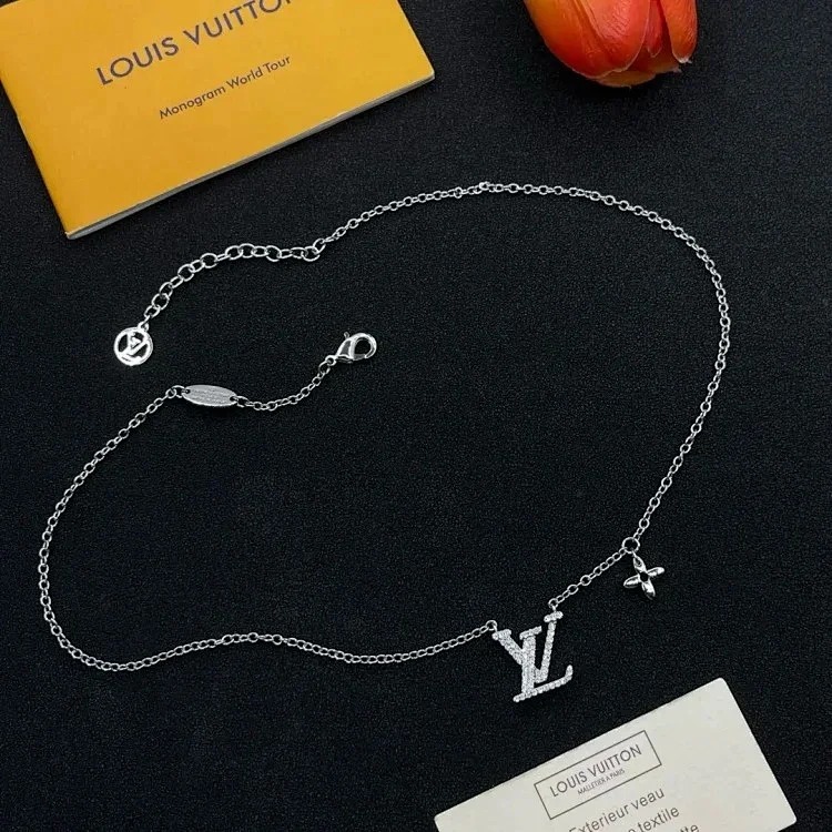 Necklace image 25