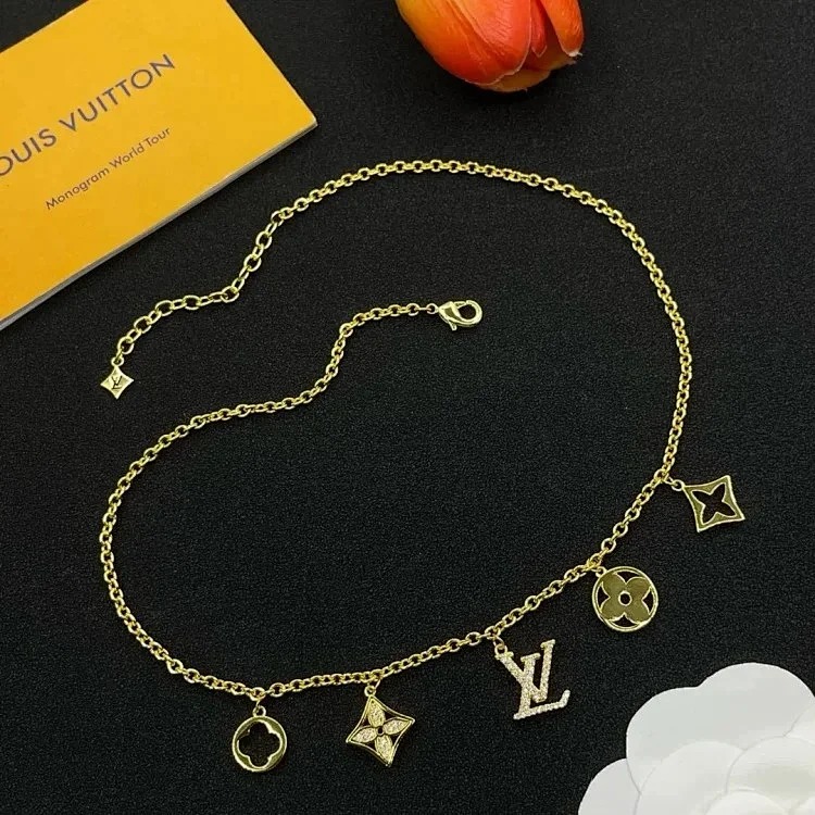Necklace image 26