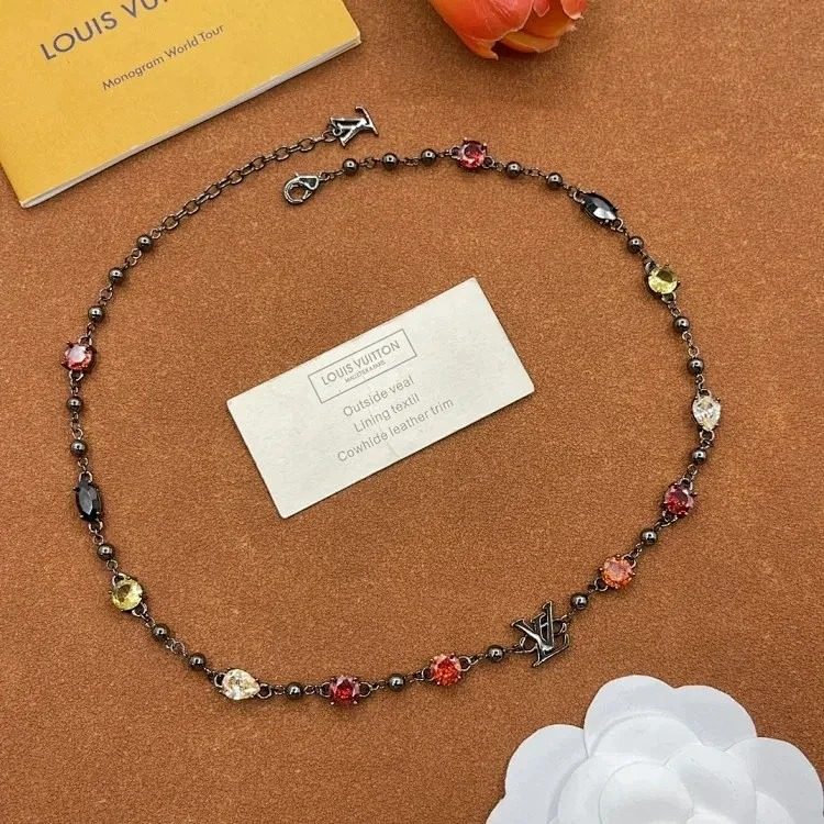 Necklace image 2