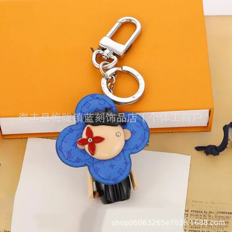 Cartoon Sunflower Keychain Leather Metal Cute Doll Versatile Wear-Resistant Fashion Wholesale