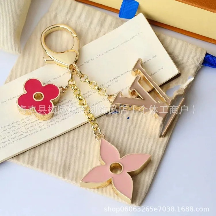 Louis Vuitton Four-leaf clover foreign trade hot-selling series fashion metal bag pendants presbyopia key pendant car key chain