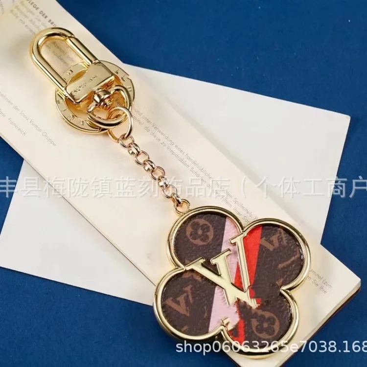 Louis Vuitton Four-leaf clover foreign trade hot-selling series fashion metal bag pendants presbyopia key pendant car key chain