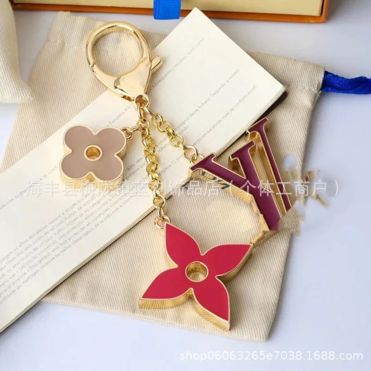 Louis Vuitton Four-leaf clover foreign trade hot-selling series fashion metal bag pendants presbyopia key pendant car key chain