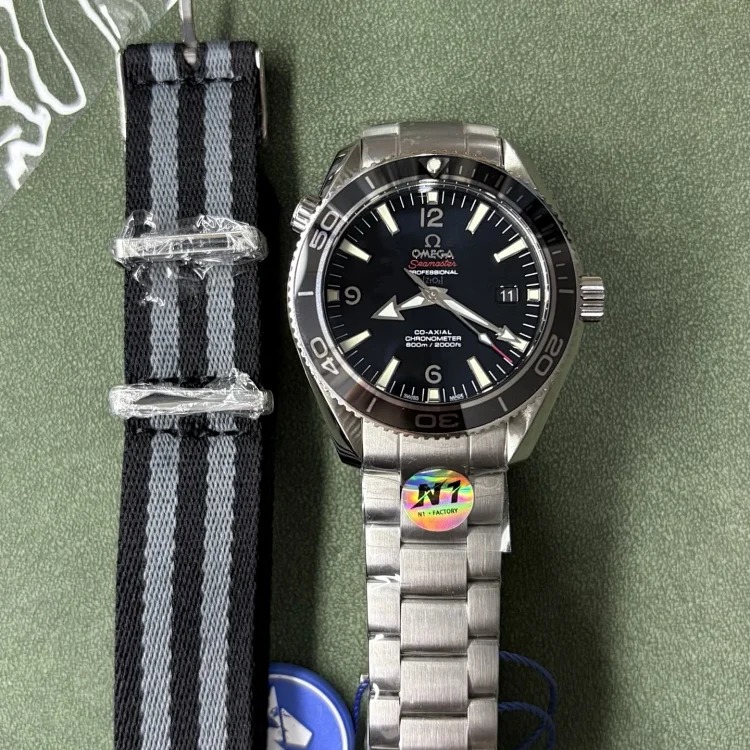 Apple Watch (541) (extra charge for watch strap, please contact customer service)