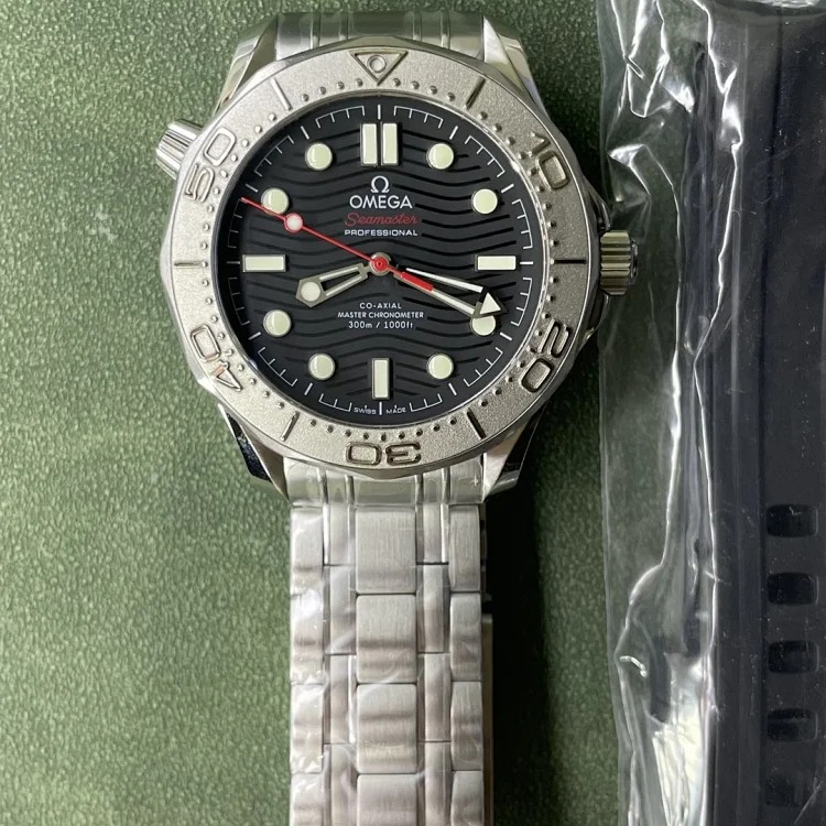 Apple Watch (2426) (extra charge for watch strap, please contact customer service)