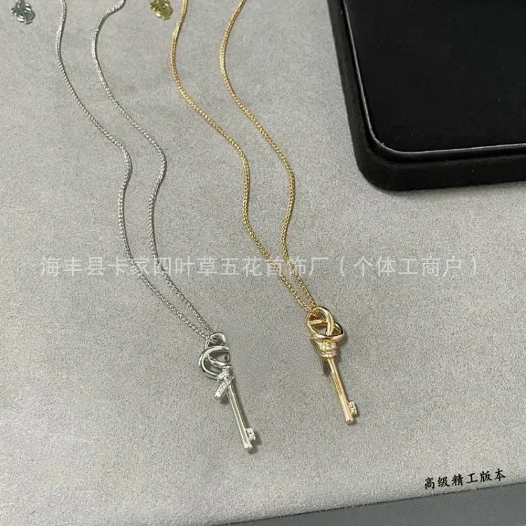 T home key necklace women's high V3.0 gold plated 18k clavicle chain heart crown pendant iris sweater chain autumn and winter image 5