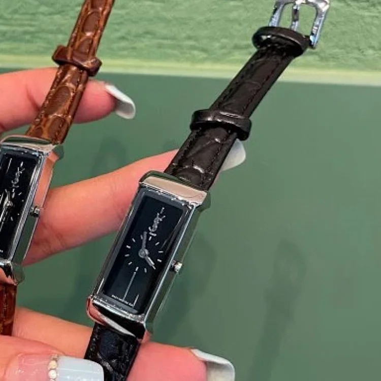 .Saint Luo Blue❣️❣️Versatile second-hand series for commuting, small square watch style, simple and generous convex mirror design, very fashionable genuine leather crocodile pattern belt❣️❣️