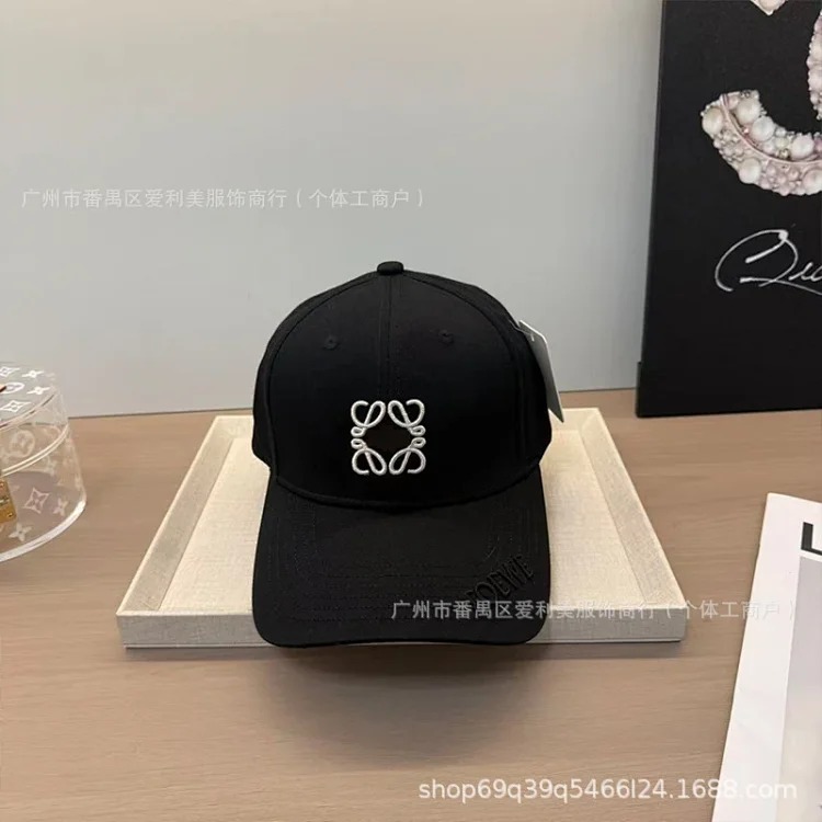 Letter embroidered baseball cap solid color autumn and winter peaked cap for men and women trendy sun hat wholesale sun protection hat