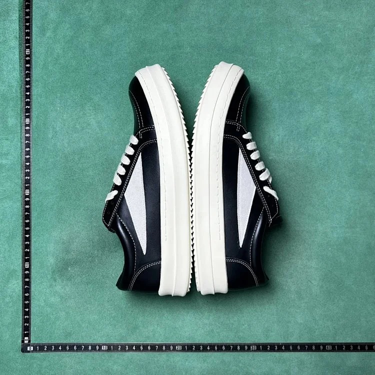 DC round toe lace-up flat low-top sneakers D3C image 2