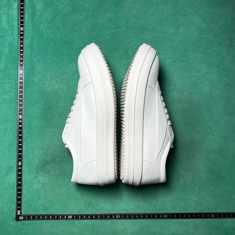 DC round toe lace-up flat low-top sneakers D3C image 5