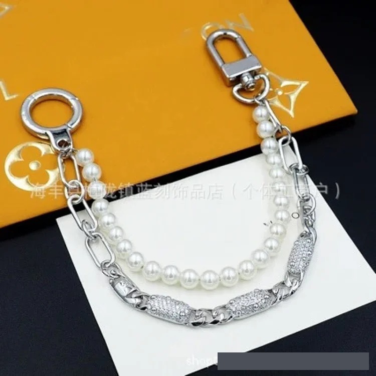 New letter chain keychain pendant bag pendant trendy brand accessories foreign trade wholesale live supply