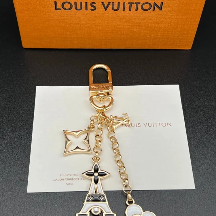 XXX-LYWD four-leaf clover and Eiffel Tower bag hanging keychain-3840