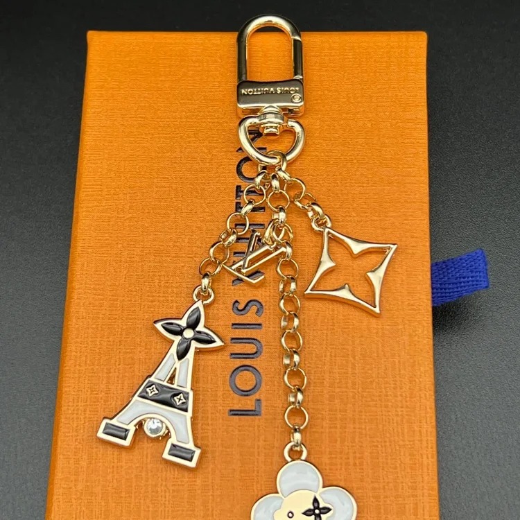 XXX-LYWD four-leaf clover and Eiffel Tower bag hanging keychain-3840