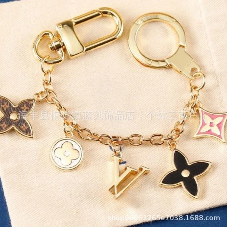 Four-leaf clover series bag car keychain pendant cross-border foreign trade creative pendant zinc alloy pendant