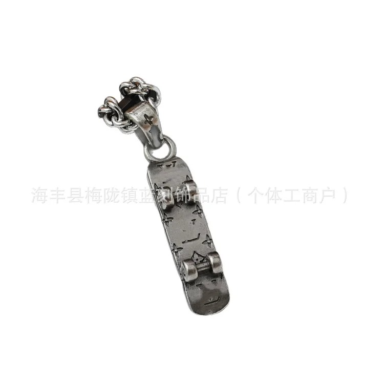 New design letter skateboard necklace cold trend brand sweater chain sweatshirt necklace wholesale