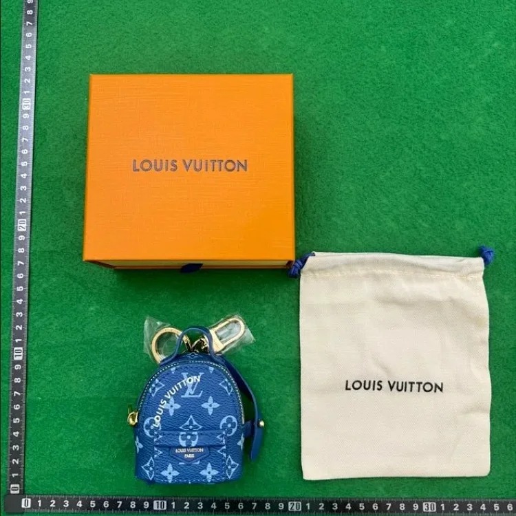NEW-1 Fashion boutique small pendant keychain earphone bag lipstick bag (with