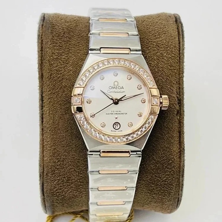 Fashionable and versatile watch 073