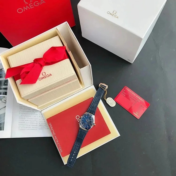Fashionable and versatile watch 073