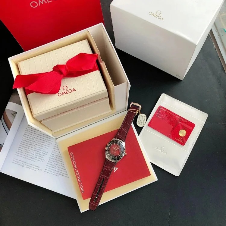 Fashionable and versatile watch 073