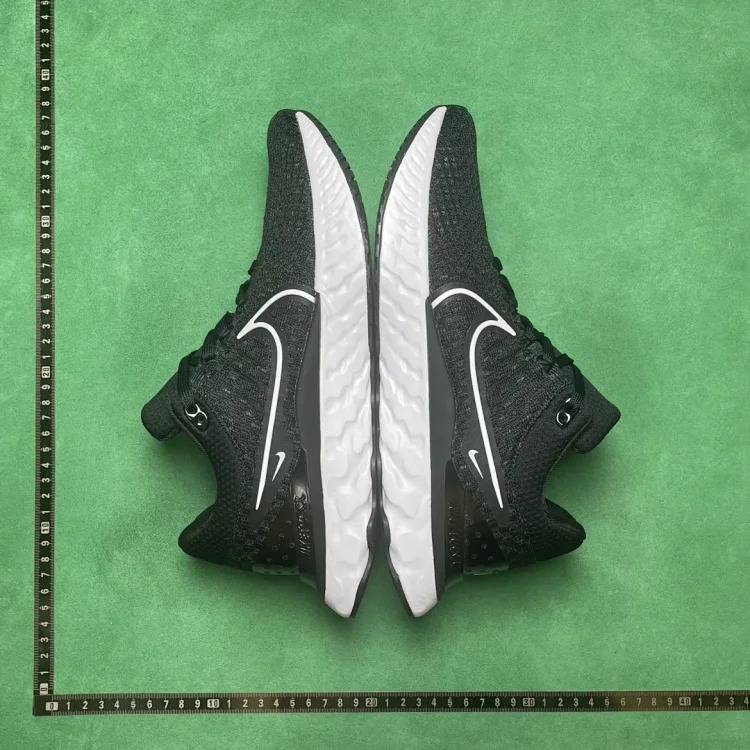 B3D cushioning foam breathable support rebound low-top casual running shoes