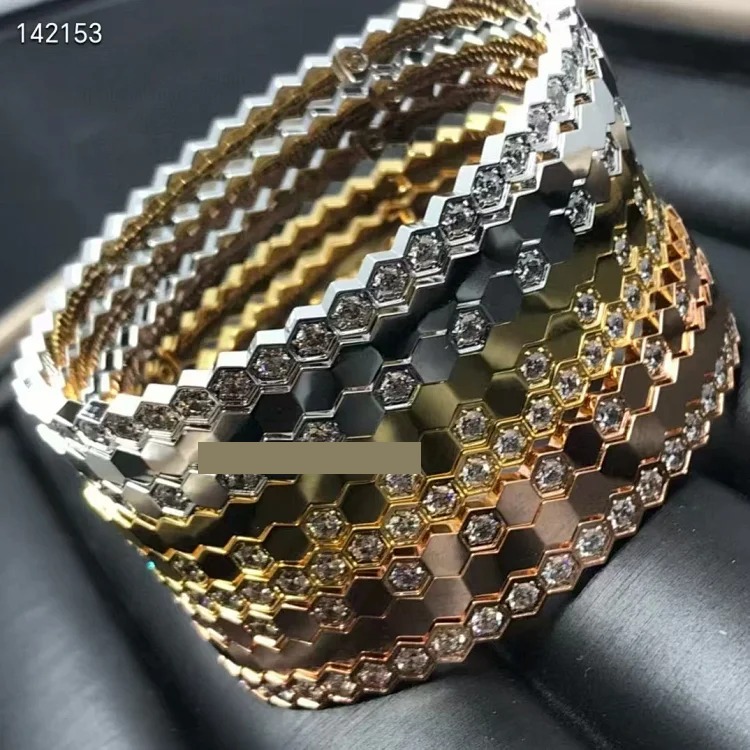 Cross-border hot style high Shangjia honeycomb bracelet, exquisitely carved three-dimensional high-definition steel stamp, thick gold plating, non-fading bracelet