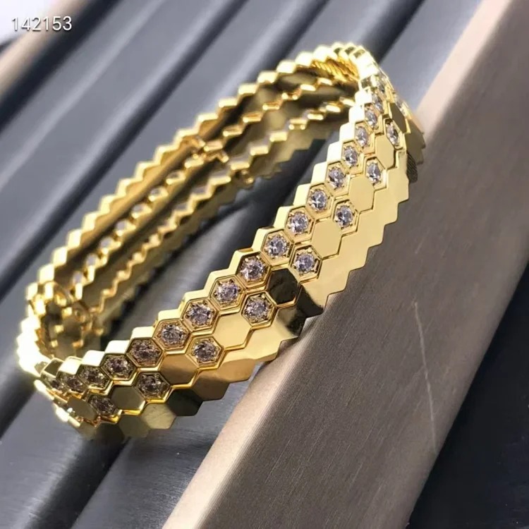 Cross-border hot style high Shangjia honeycomb bracelet, exquisitely carved three-dimensional high-definition steel stamp, thick gold plating, non-fading bracelet