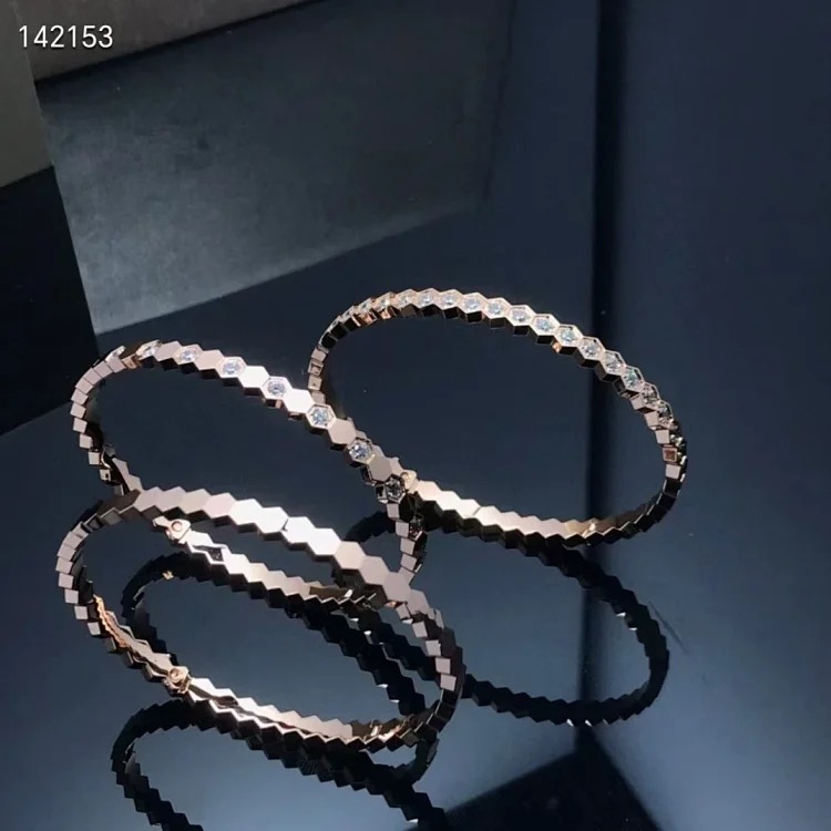 Cross-border hot style high Shangjia honeycomb bracelet, exquisitely carved three-dimensional high-definition steel stamp, thick gold plating, non-fading bracelet