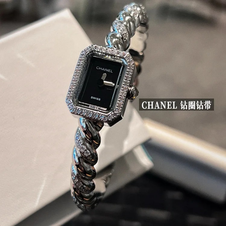 Zhou Xun and Dou Jingtong wear the same fragrance PREMIÈRE GALON watch