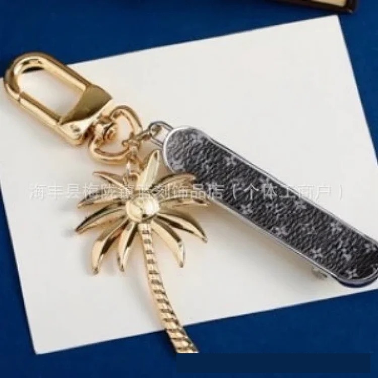 Louis Vuitton Foreign trade hot-selling series of fashionable metal bag pendants, presbyopic key pendants, car key chains, key chains