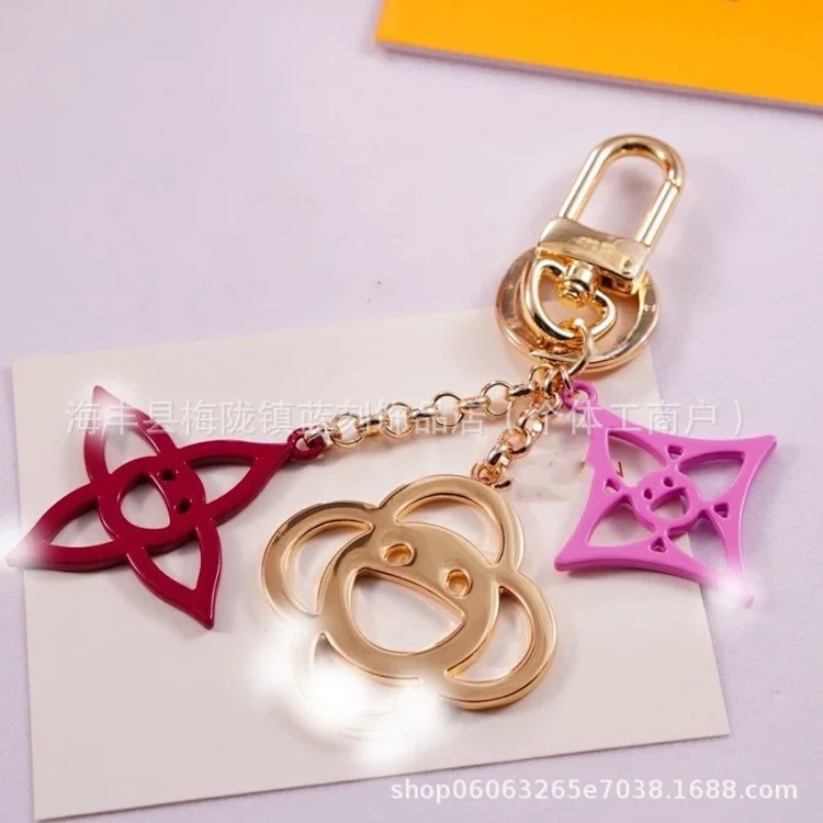 Louis Vuitton Foreign trade hot-selling series of fashionable metal bag pendants, presbyopic key pendants, car key chains, key chains