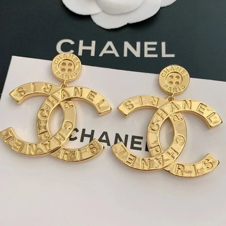 Fashionable and versatile silver needle earrings, fragrant Internet celebrity earrings, earrings, new letter styles and high-end temperament