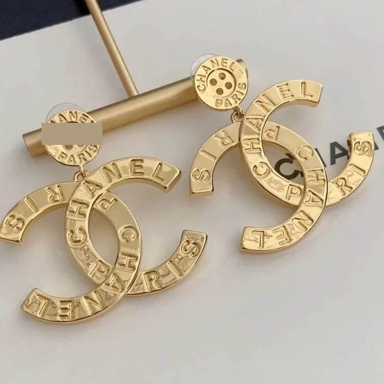 Fashionable and versatile silver needle earrings, fragrant Internet celebrity earrings, earrings, new letter styles and high-end temperament