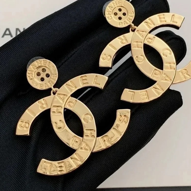 Fashionable and versatile silver needle earrings, fragrant Internet celebrity earrings, earrings, new letter styles and high-end temperament