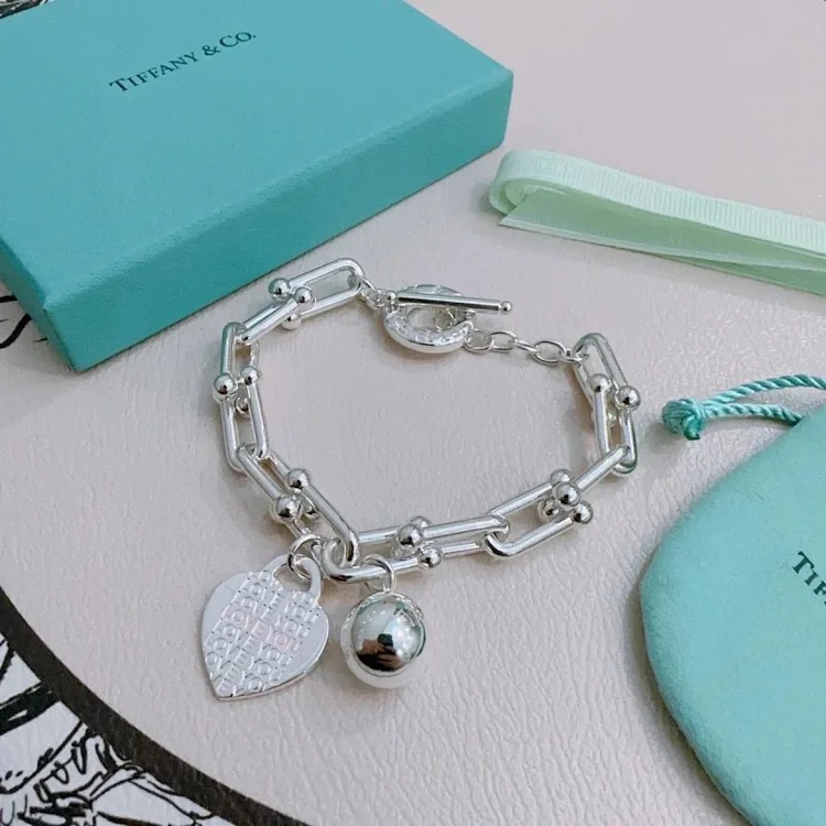 ZW-1 uses a heart to let every piece of jewelry exude your beauty and charm (with gift box packaging) (Tifany)