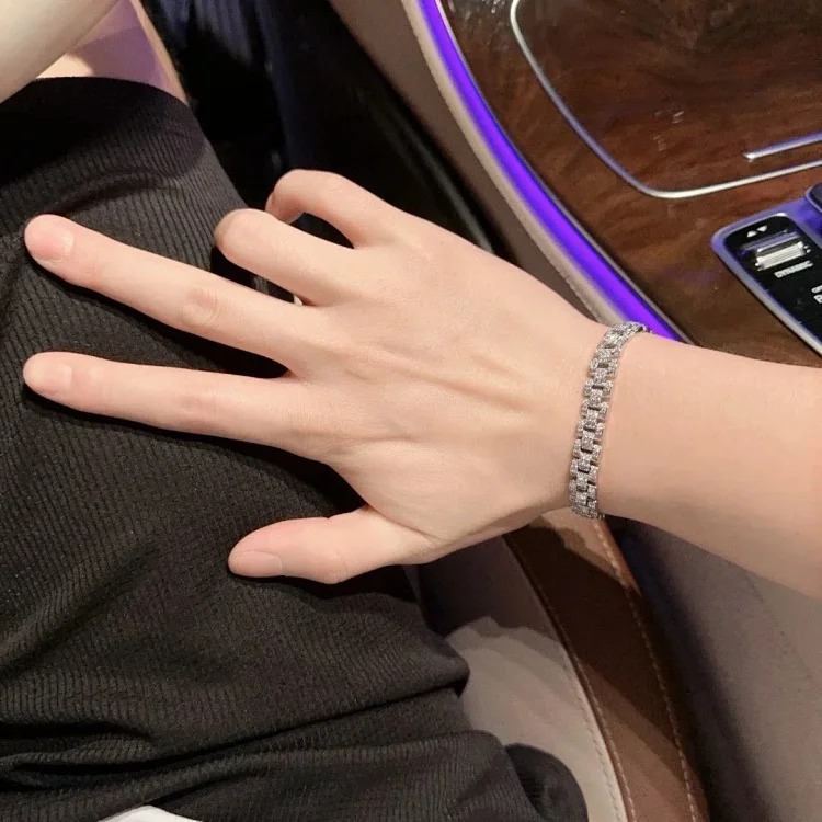 ZW-1 uses a heart to let every piece of jewelry exude your beauty and charm (with gift box packaging) (Tifany)