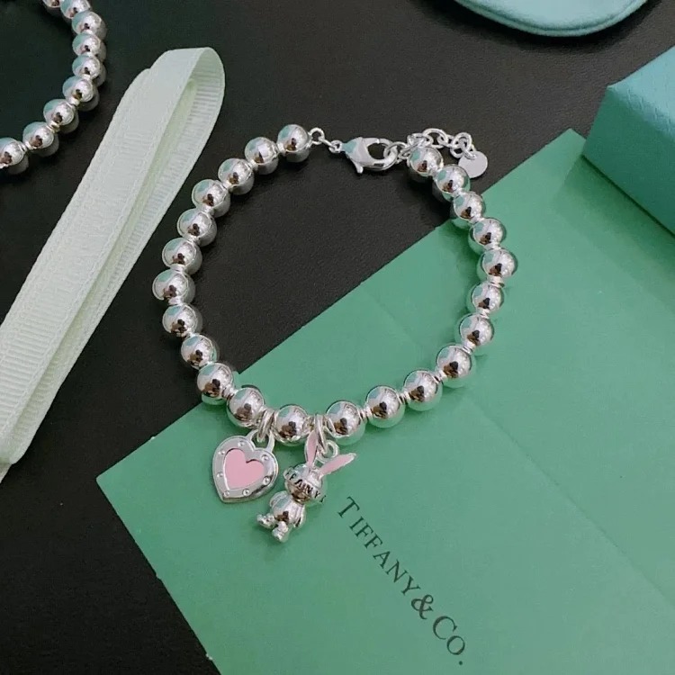 ZW-1 uses a heart to let every piece of jewelry exude your beauty and charm (with gift box packaging) (Tifany)