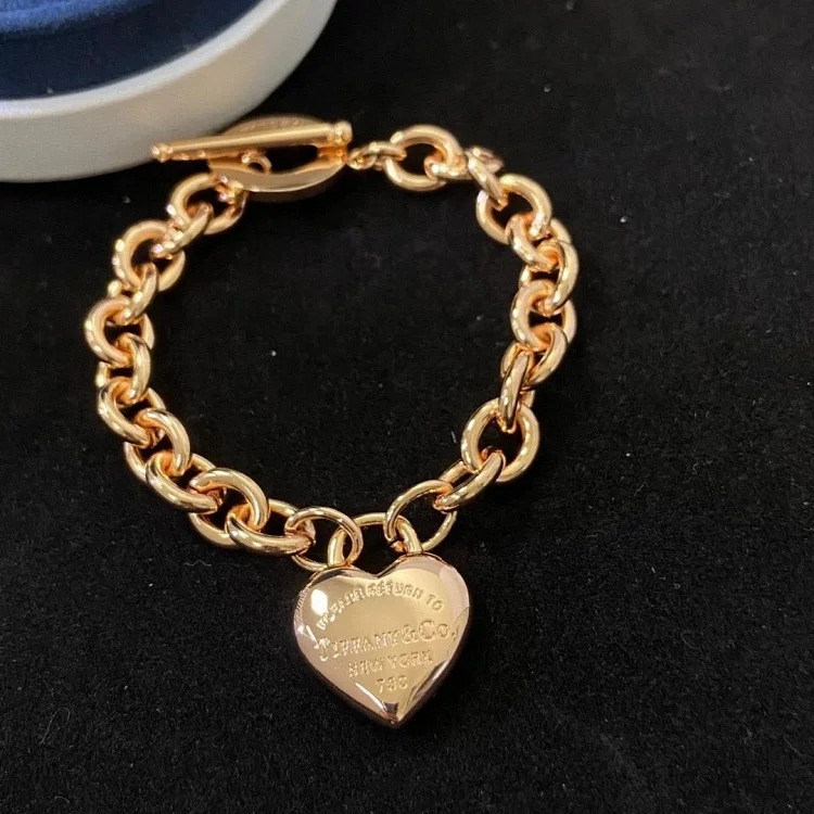 ZW-1 uses a heart to let every piece of jewelry exude your beauty and charm (with gift box packaging) (Tifany)