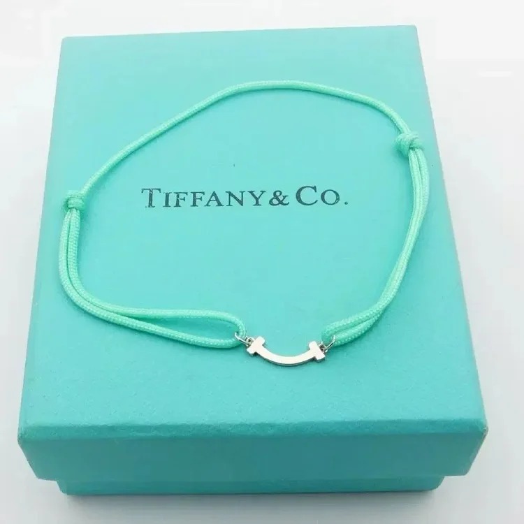 ZW-1 uses a heart to let every piece of jewelry exude your beauty and charm (with gift box packaging) (Tifany)