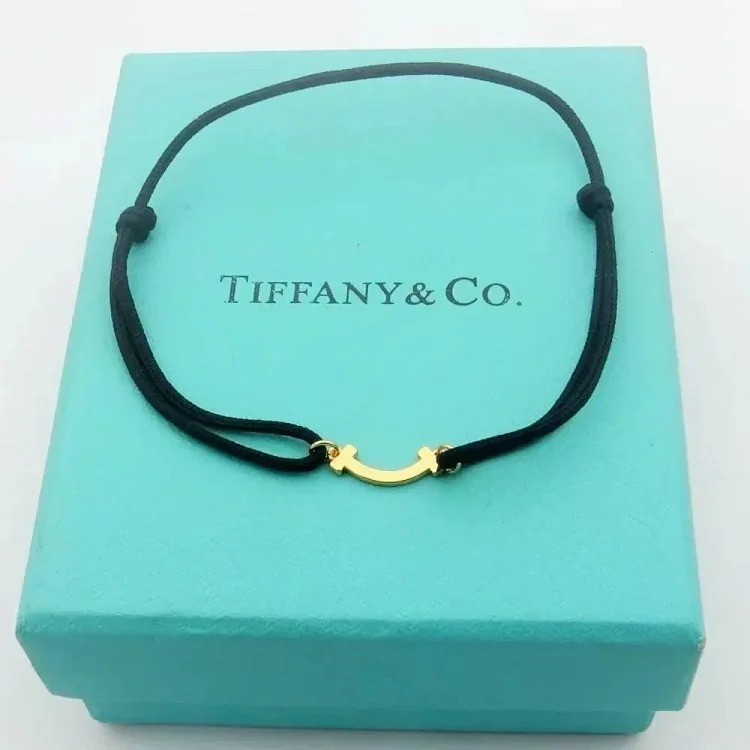 ZW-1 uses a heart to let every piece of jewelry exude your beauty and charm (with gift box packaging) (Tifany)