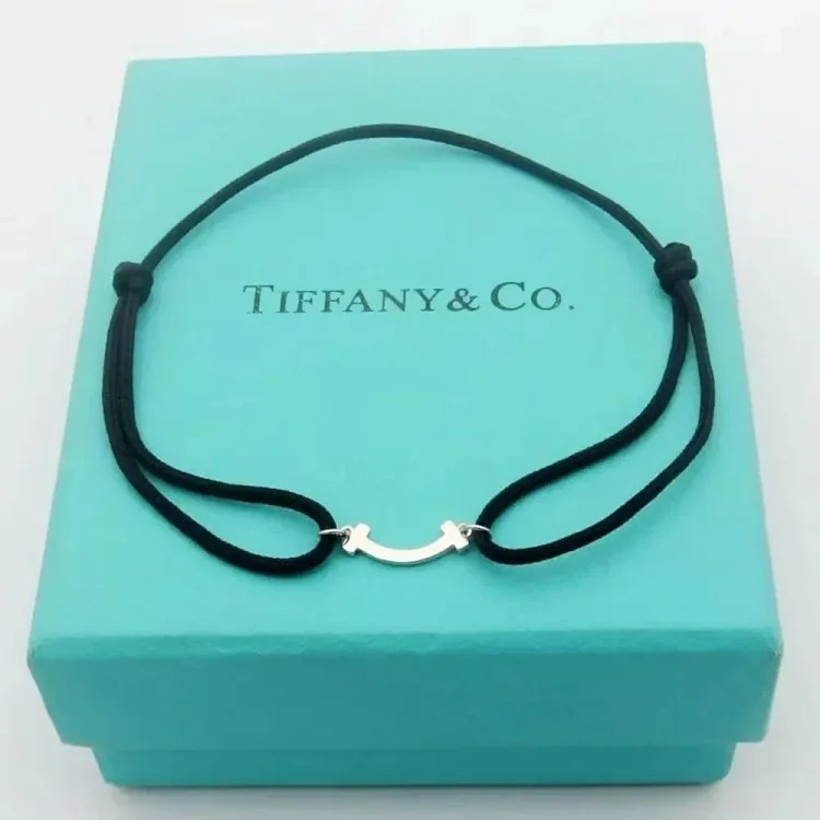 ZW-1 uses a heart to let every piece of jewelry exude your beauty and charm (with gift box packaging) (Tifany)