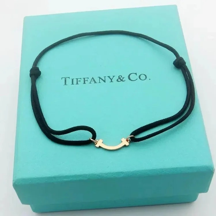 ZW-1 uses a heart to let every piece of jewelry exude your beauty and charm (with gift box packaging) (Tifany)
