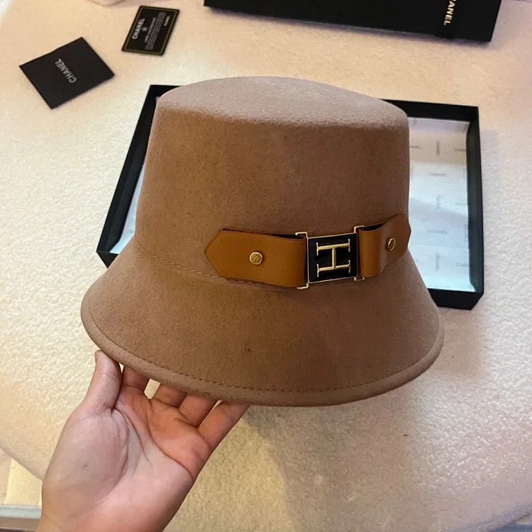 ￥120-138 Fashionable hat M109