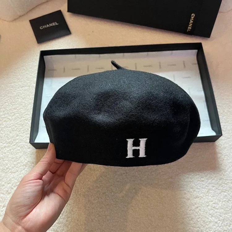 ￥120-138 Fashionable hat M109